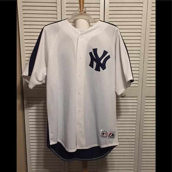 Majestic Other - NY Yankees button down shirt Size Xtra Large
